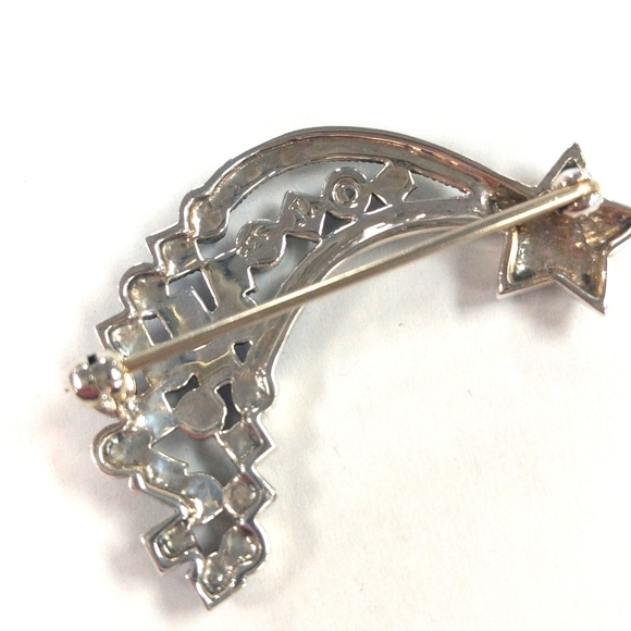 Judith Jack Pin - Picture 2 of 2